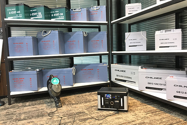 Verwenden Sie die Site von 700 W Smart Portable Power Station
